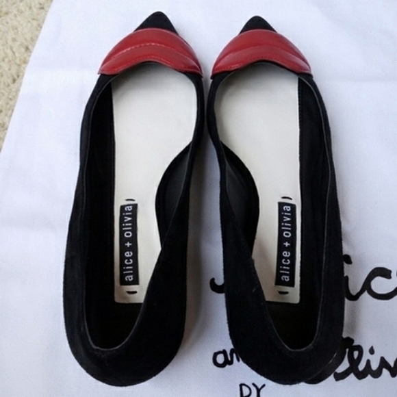 Alice and Olivia Kaylee Kiss Lips Black White Suede Flats Slip On Shoes 6.5 37 - Picture 2 of 6